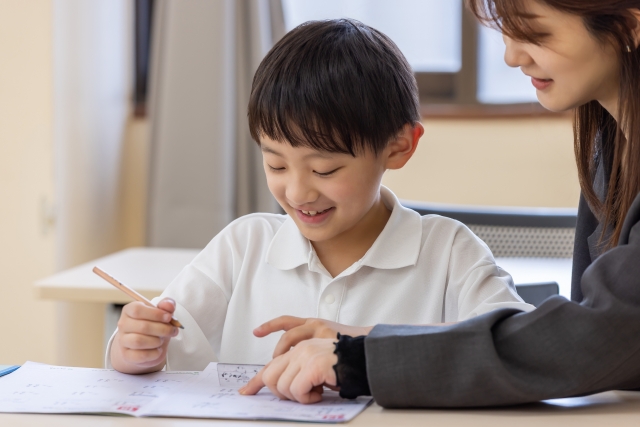 学校に行きたくないけど学びたいなら明光フリースクールへ！